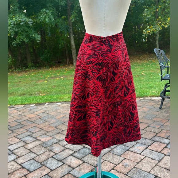 VINTAGE RED BLACK ANIMAL PRINT BELT WOOL PIN UP CIRCLE SKATER SKIRT EXTRA SMALL - Picture 2 of 5